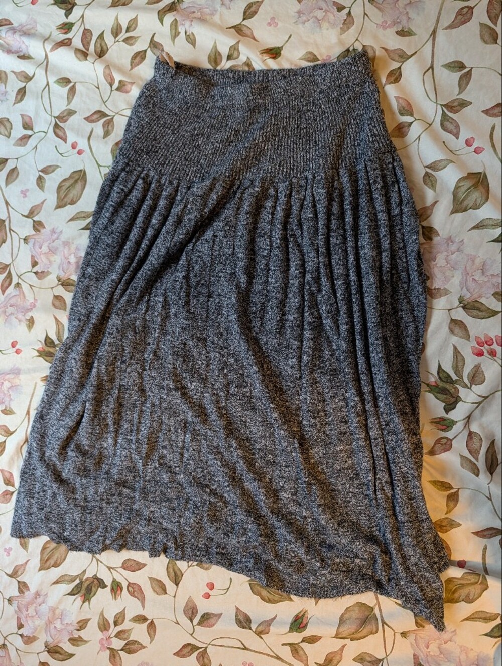 Vintage Women’s Gray Knit Maxi Skirt